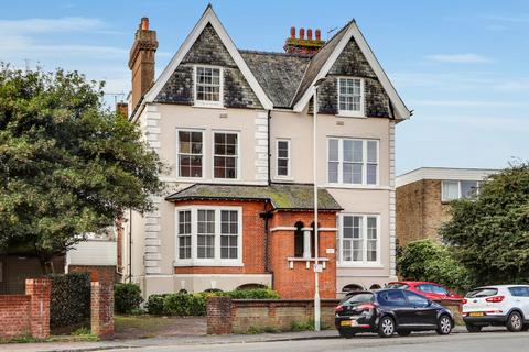 3 bedroom apartment for sale, Cheriton Gardens, Folkestone, Kent, CT20