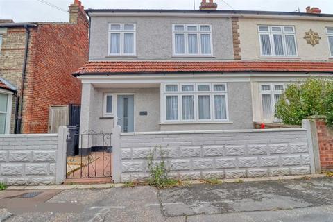 3 bedroom semi-detached house for sale, Clacton on Sea CO15