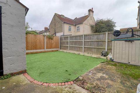 23 Crossfield Road, Clacton-on-sea, CO15 3QT