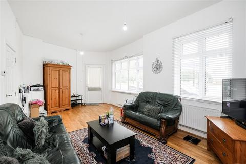 1 bedroom flat for sale, Woodford Road, Forest Gate