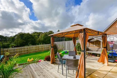 34 Field Way, Battle, TN33 0FT