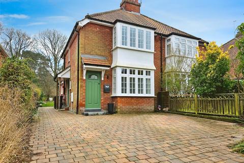 2 bedroom house for sale, Westover Road, Fleet, Hampshire