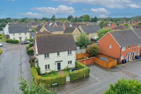 3 bedroom end of terrace house for sale, Harebell Road, Red Lodge