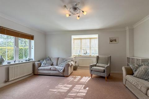 3 bedroom end of terrace house for sale, Harebell Road, Red Lodge