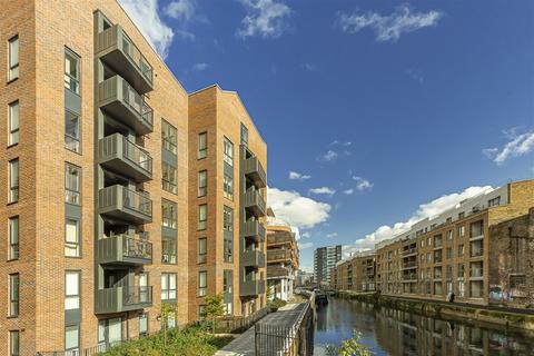 3 bedroom flat share to rent, 501 Rope Court, London E14