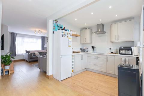 4 bedroom end of terrace house for sale, Southdownview Road, Worthing