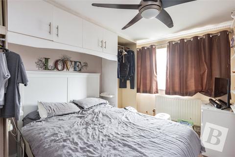 21 Cormorant Walk, Hornchurch, RM12 5HE
