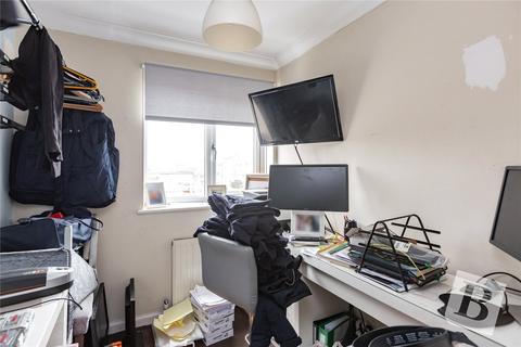 21 Cormorant Walk, Hornchurch, RM12 5HE