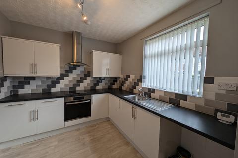 3 bedroom terraced house to rent, Newstead View, Fitzwilliam, Pontefract, West Yorkshire, WF9