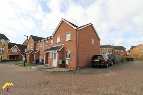 3 bedroom townhouse to rent, Walstow Crescent, Doncaster DN3