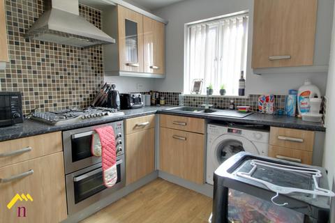 3 bedroom townhouse to rent, Walstow Crescent, Doncaster DN3