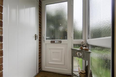 37 Ward Close, Fradley, Lichfield, WS13 8TS