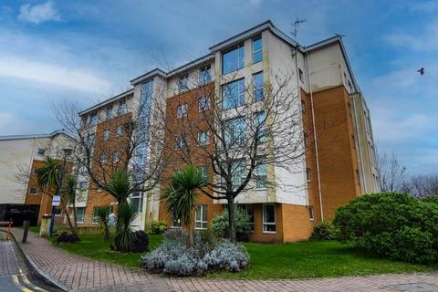 2 bedroom flat to rent, 29 Reresby Court, Cardiff Bay,