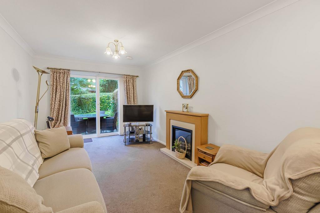 The Spinney, Bar Hill, CB23 2 bed semidetached bungalow for sale £