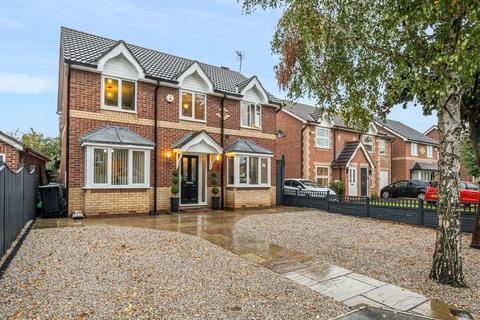 5 bedroom detached house for sale, Stephenson Close, York YO32