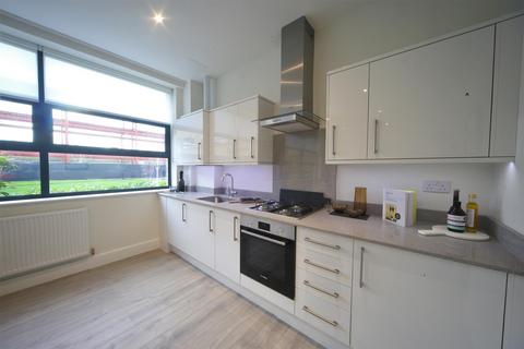 Studio for sale, Hurricane Court, Slough