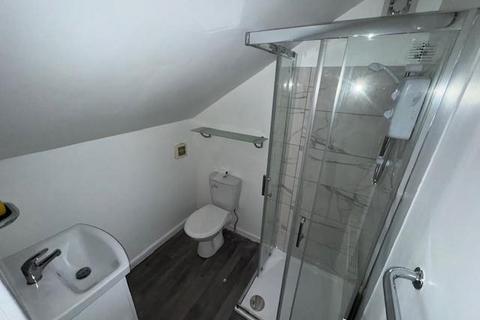 1 bedroom in a house share to rent, 10a Church Lane, LEEDS LS15