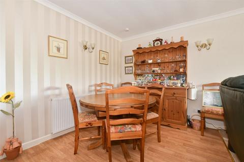 2 bedroom ground floor flat for sale, Colwell Road, Freshwater, Isle of Wight