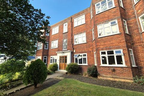 2 bedroom flat to rent, Glenair Avenue, Poole BH14