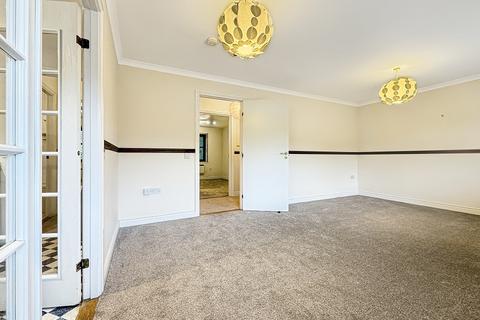 2 bedroom flat for sale, 14 The Greens, Glencruitten Road, Oban, Argyll, PA34 4DD, Oban PA34