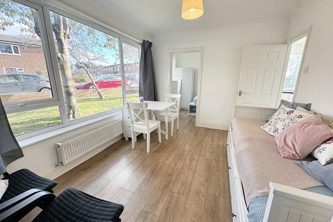 32 Ashdown Avenue, Durham, DH1 1DD