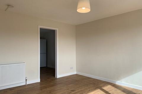 2 bedroom flat to rent, 22, Southhouse Crescent, Edinburgh, EH17 8DL