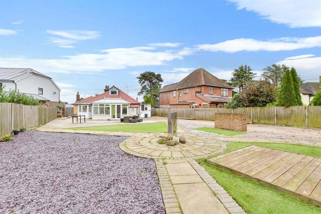 Canterbury Road, Densole, Folkestone... 4 bed detached bungalow for