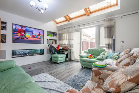 4 bedroom semi-detached house for sale, Oriel Gardens, Salford, M7