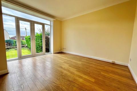 3 bedroom semi-detached house to rent, Bank Avenue, Horsforth, Leeds, West Yorkshire, LS18