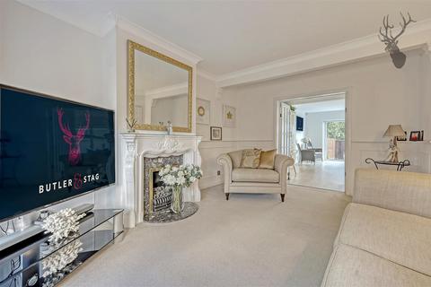 4 bedroom semi-detached house for sale, Lorne Gardens, London E11