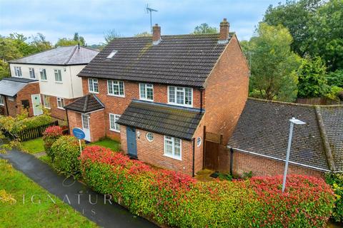 3 bedroom semi-detached house for sale, Pembridge Road, Bovingdon, Hemel Hempstead