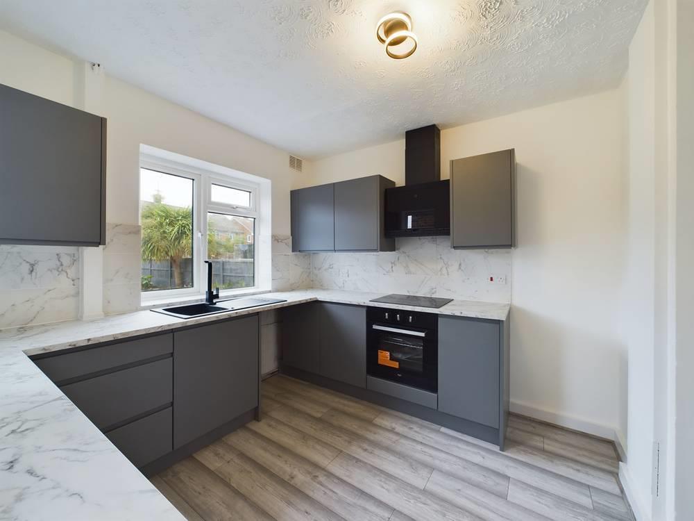 Stapleton Crescent, Rainham 2 bed house for sale £400,000
