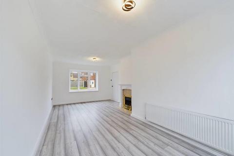 13 Stapleton Crescent, Rainham, RM13 7HA