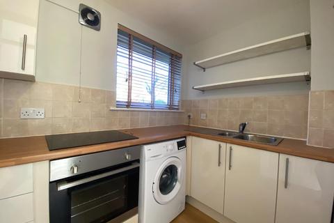 2 bedroom ground floor flat to rent, Ashfell Court, Edge Lane, Chorlton