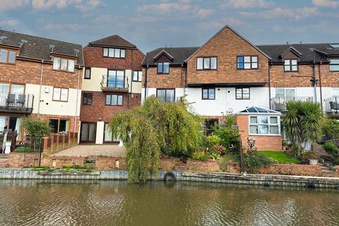 4 bedroom townhouse for sale, Wharfe Court, Silsden