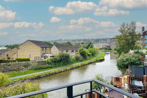 4 bedroom townhouse for sale, Wharfe Court, Silsden