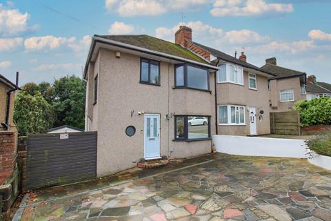 3 bedroom semi-detached house for sale, Carisbrooke Avenue, Watford