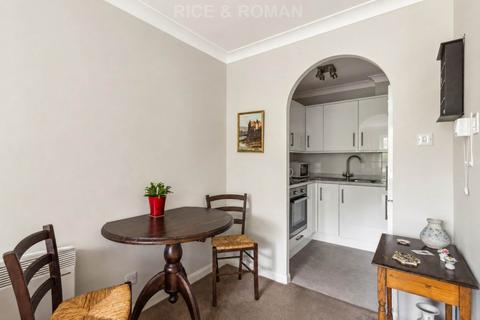 1 bedroom retirement property for sale, Monument Hill, Weybridge KT13