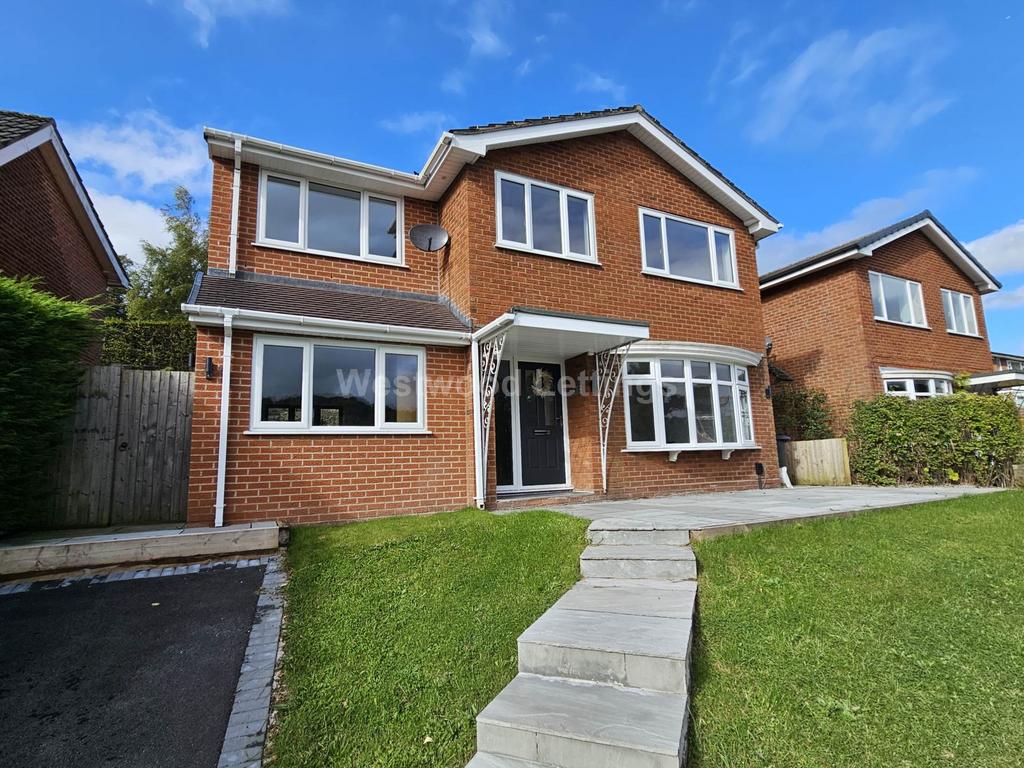 Ashenhurst Way, Leek 4 bed detached house to rent £1,600 pcm (£369 pw)