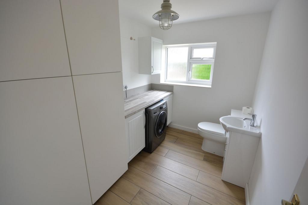 Utility/cloakroom