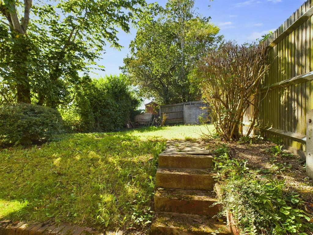 Davey Drive, Brighton 3 bed terraced house for sale £350,000