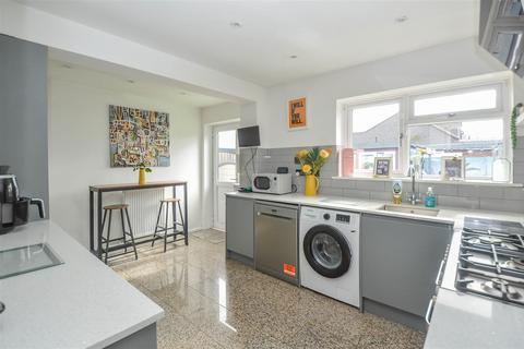 3 bedroom semi-detached house for sale, Dunmow Gardens, West Horndon, Brentwood