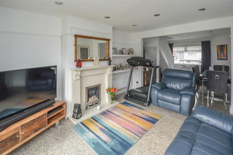 5 Dunmow Gardens, West Horndon, Brentwood, CM13 3NL