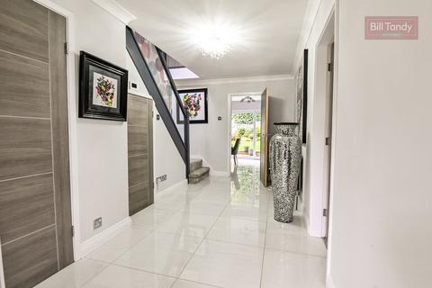 48 Middleton Road, Streetly, Sutton Coldfield, B74 3ES