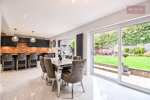 48 Middleton Road, Streetly, Sutton Coldfield, B74 3ES