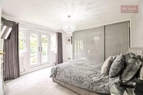 48 Middleton Road, Streetly, Sutton Coldfield, B74 3ES
