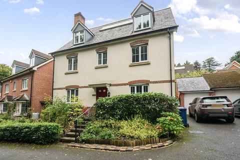 5 bedroom detached house for sale, Meadowlands Drive, Haslemere, Surrey, GU27