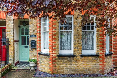 33 Hallmead Road, Sutton, SM1 1RD