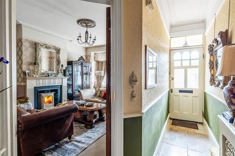 33 Hallmead Road, Sutton, SM1 1RD