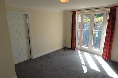 2 bedroom flat to rent, Haynes House, Southcrest